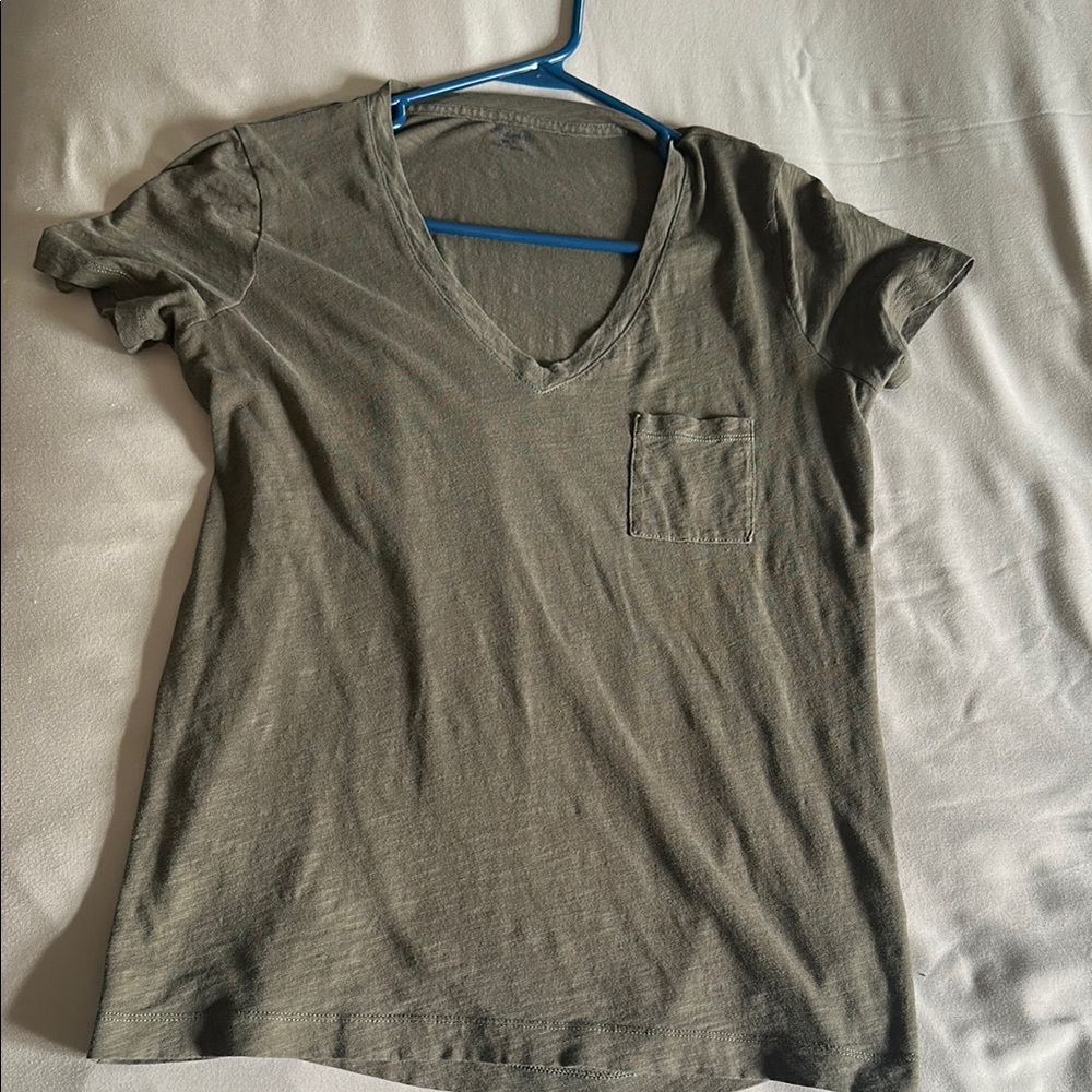 Madewell Olive V-Neck Short Sleeve Tee